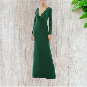 IEENA FOR MAC DUGGAL GOWN SIZE 6